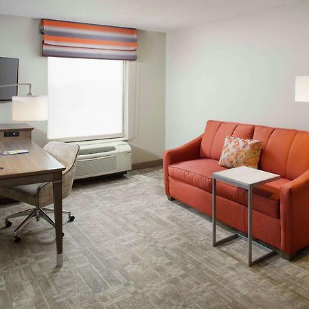 Hampton Inn By Hilton Garden City Long Island Esterno foto