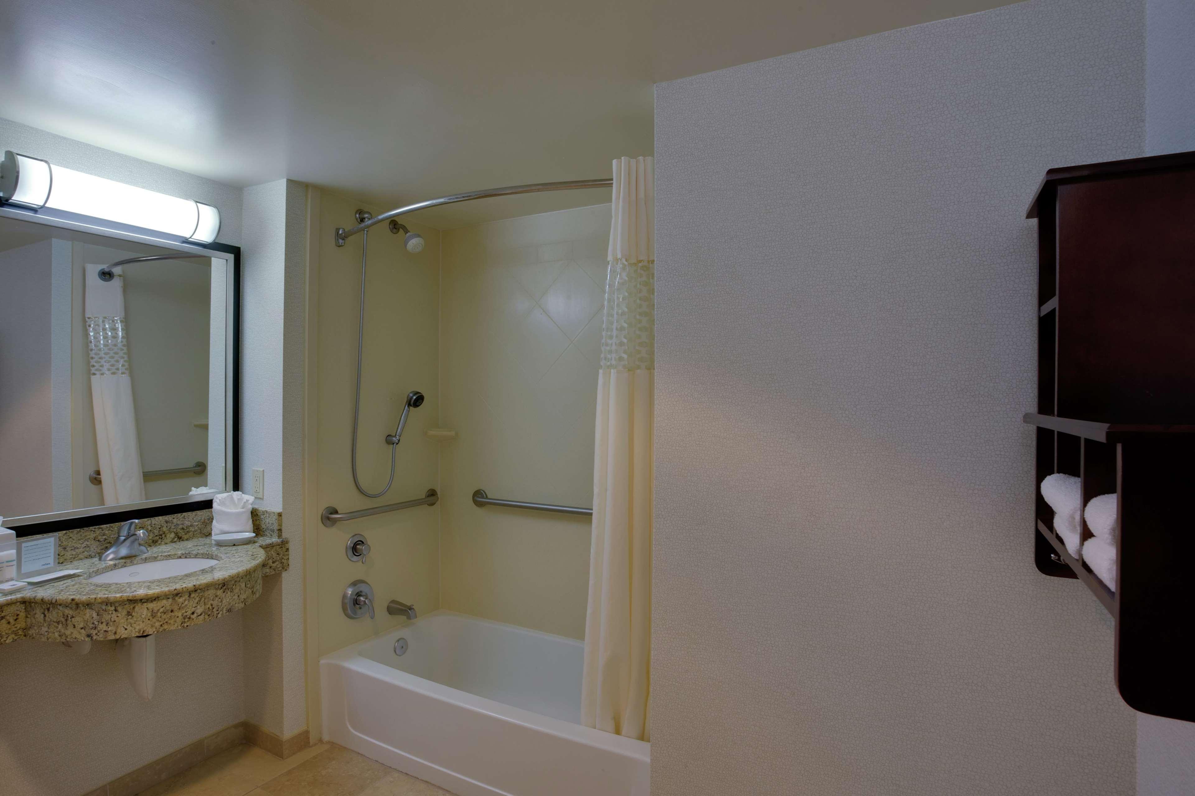 Hampton Inn By Hilton Garden City Long Island Esterno foto