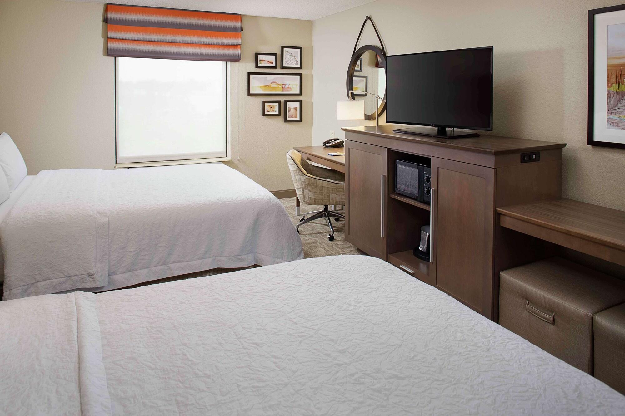 Hampton Inn By Hilton Garden City Long Island Esterno foto
