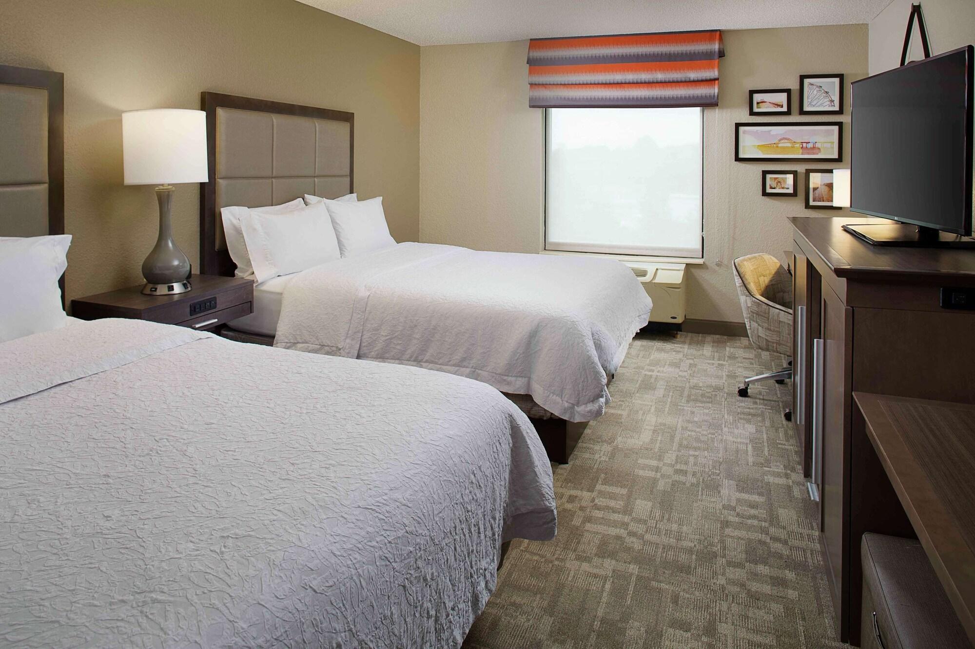 Hampton Inn By Hilton Garden City Long Island Esterno foto