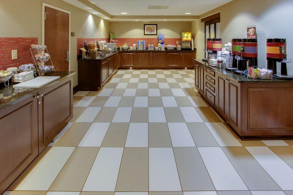 Hampton Inn By Hilton Garden City Long Island Esterno foto