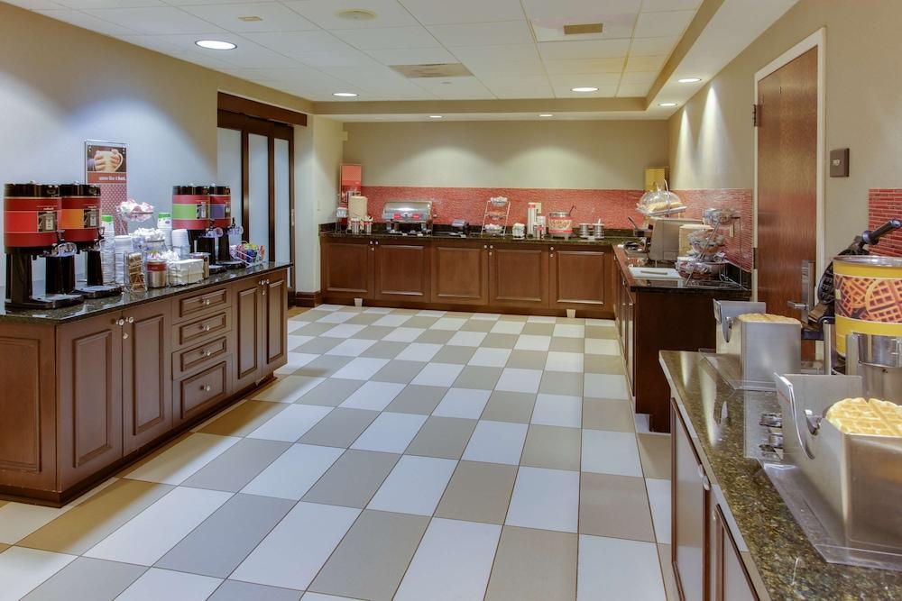 Hampton Inn By Hilton Garden City Long Island Esterno foto