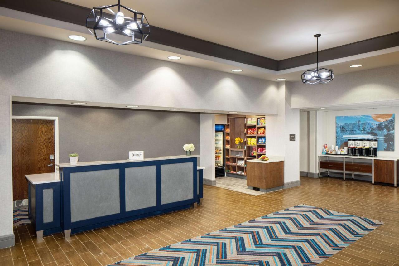 Hampton Inn By Hilton Garden City Long Island Esterno foto