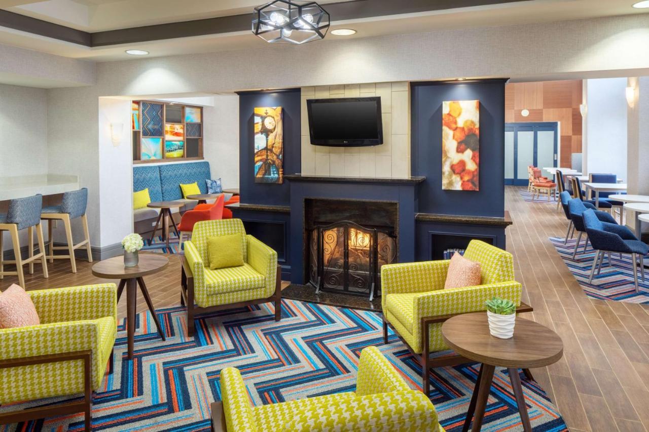 Hampton Inn By Hilton Garden City Long Island Esterno foto