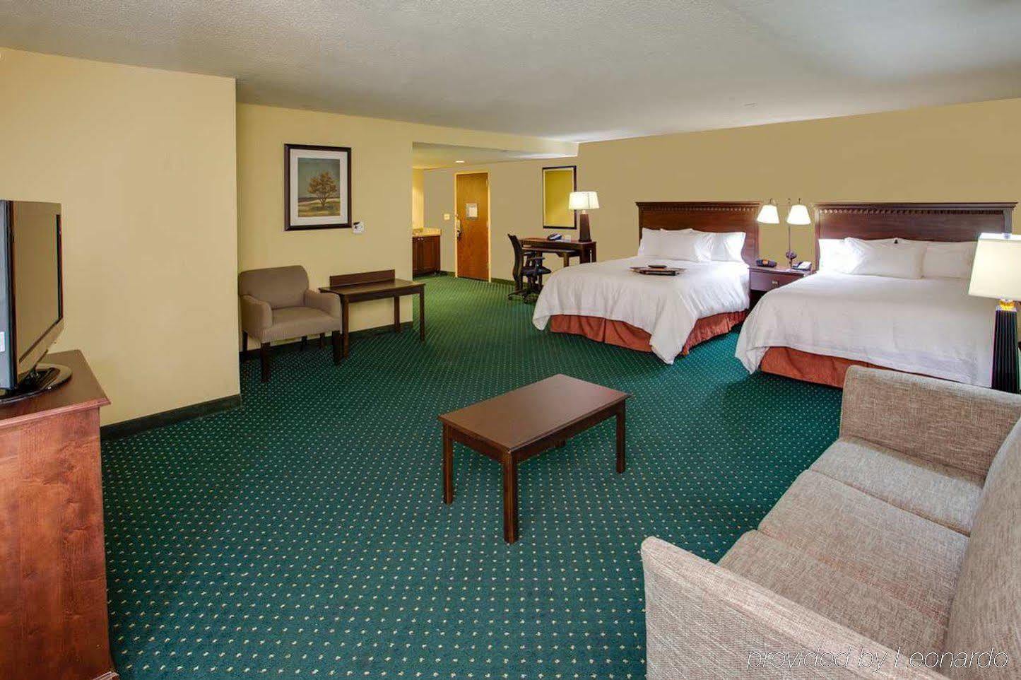 Hampton Inn By Hilton Garden City Long Island Esterno foto