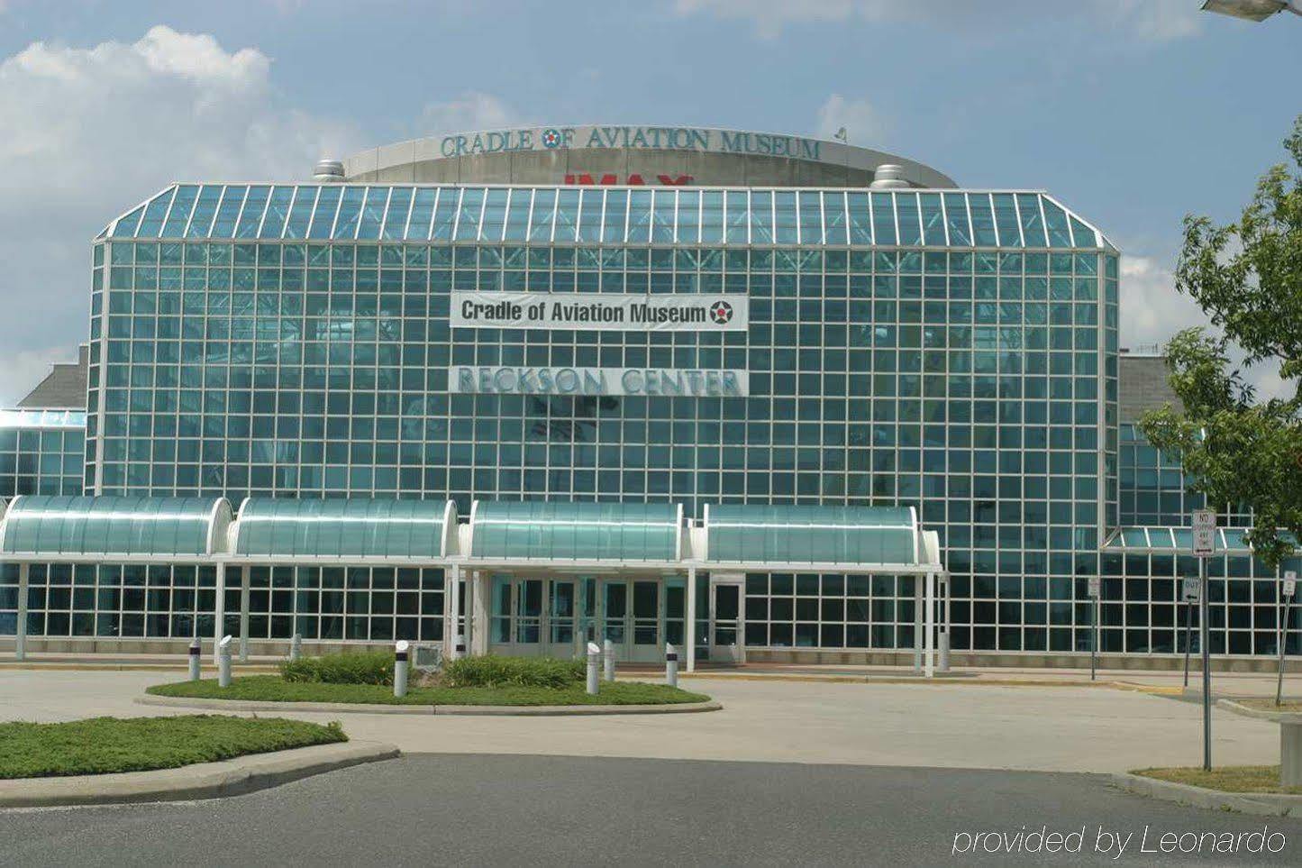 Hampton Inn By Hilton Garden City Long Island Amenities foto