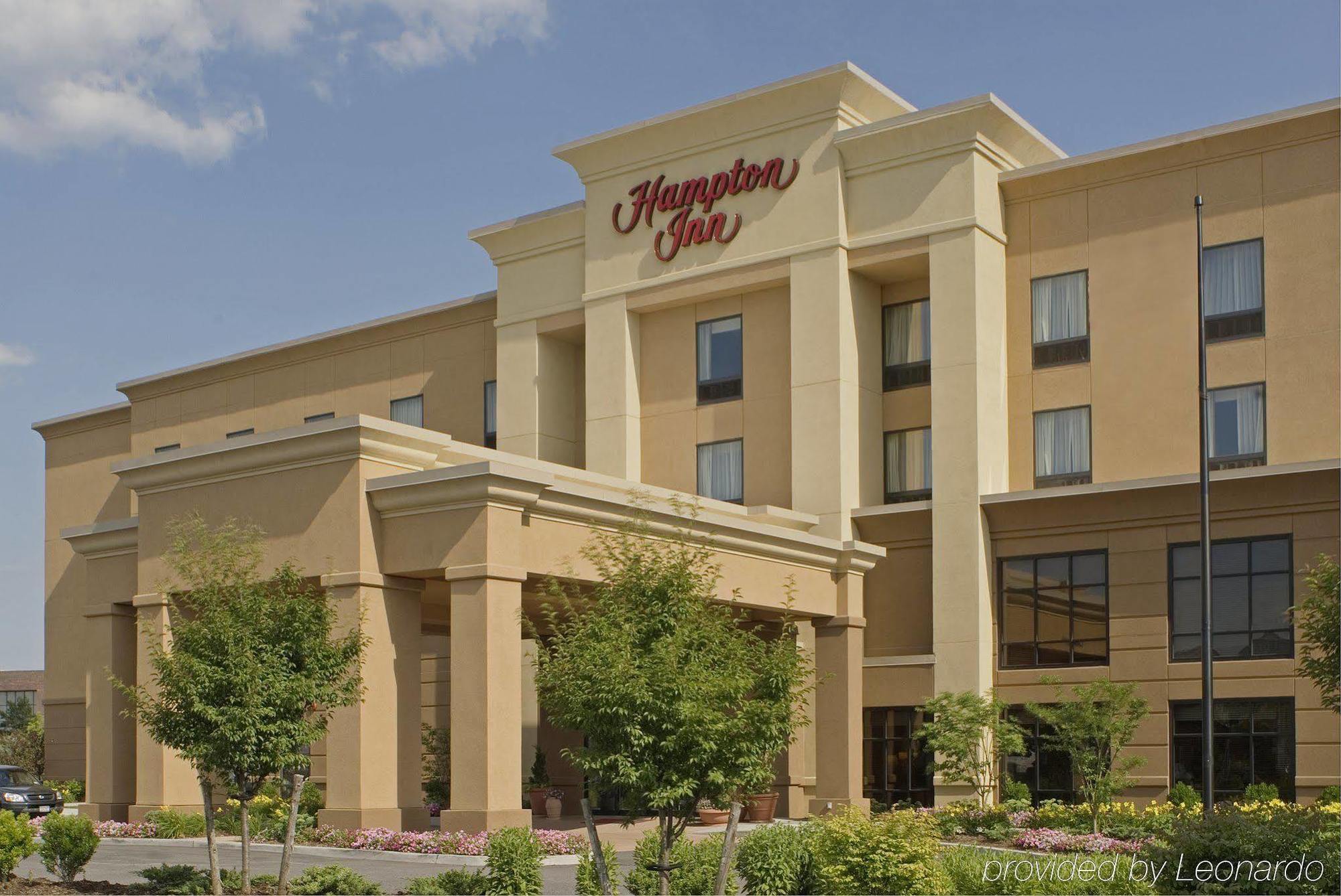 Hampton Inn By Hilton Garden City Long Island Esterno foto