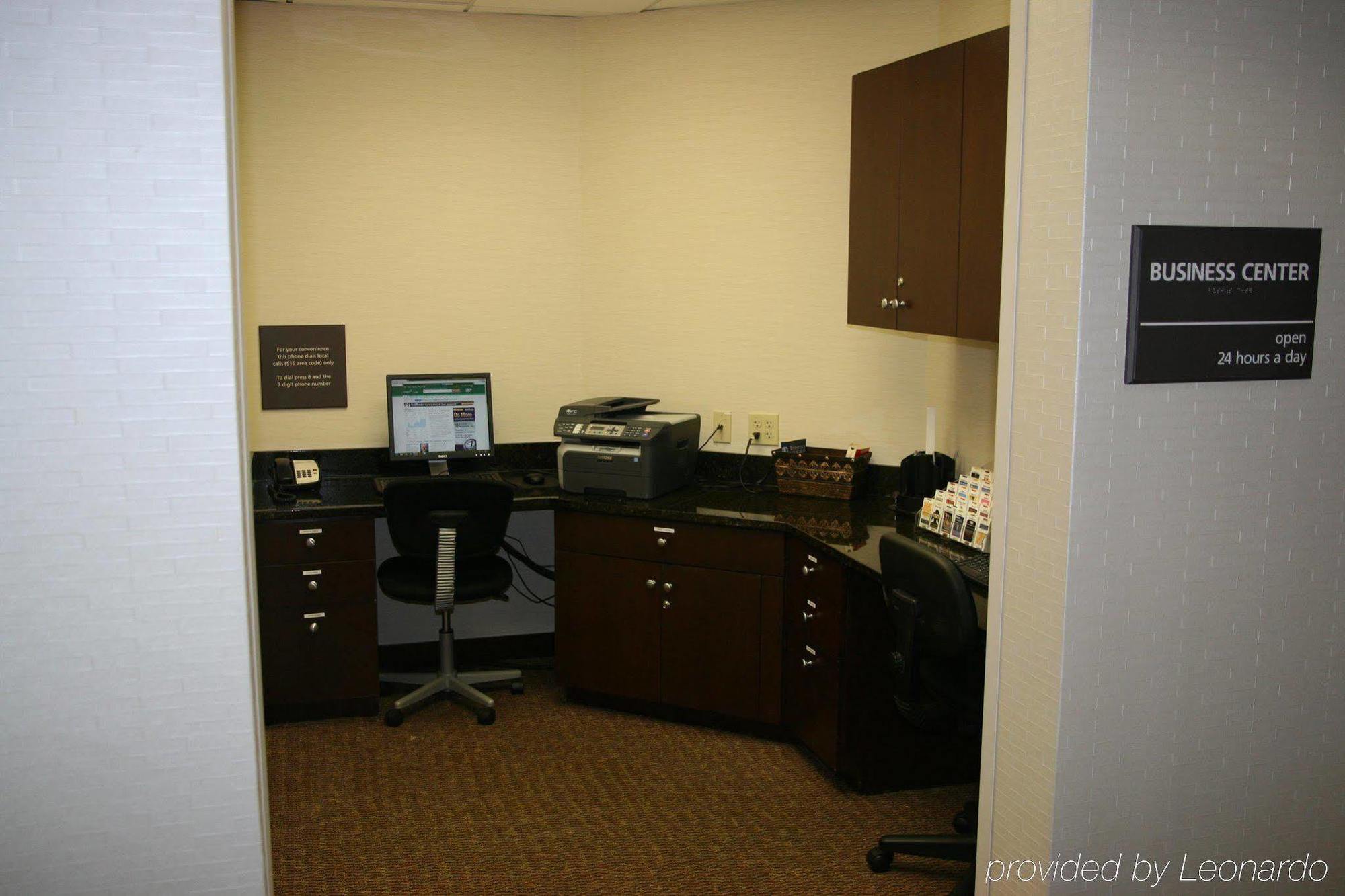 Hampton Inn By Hilton Garden City Long Island Esterno foto