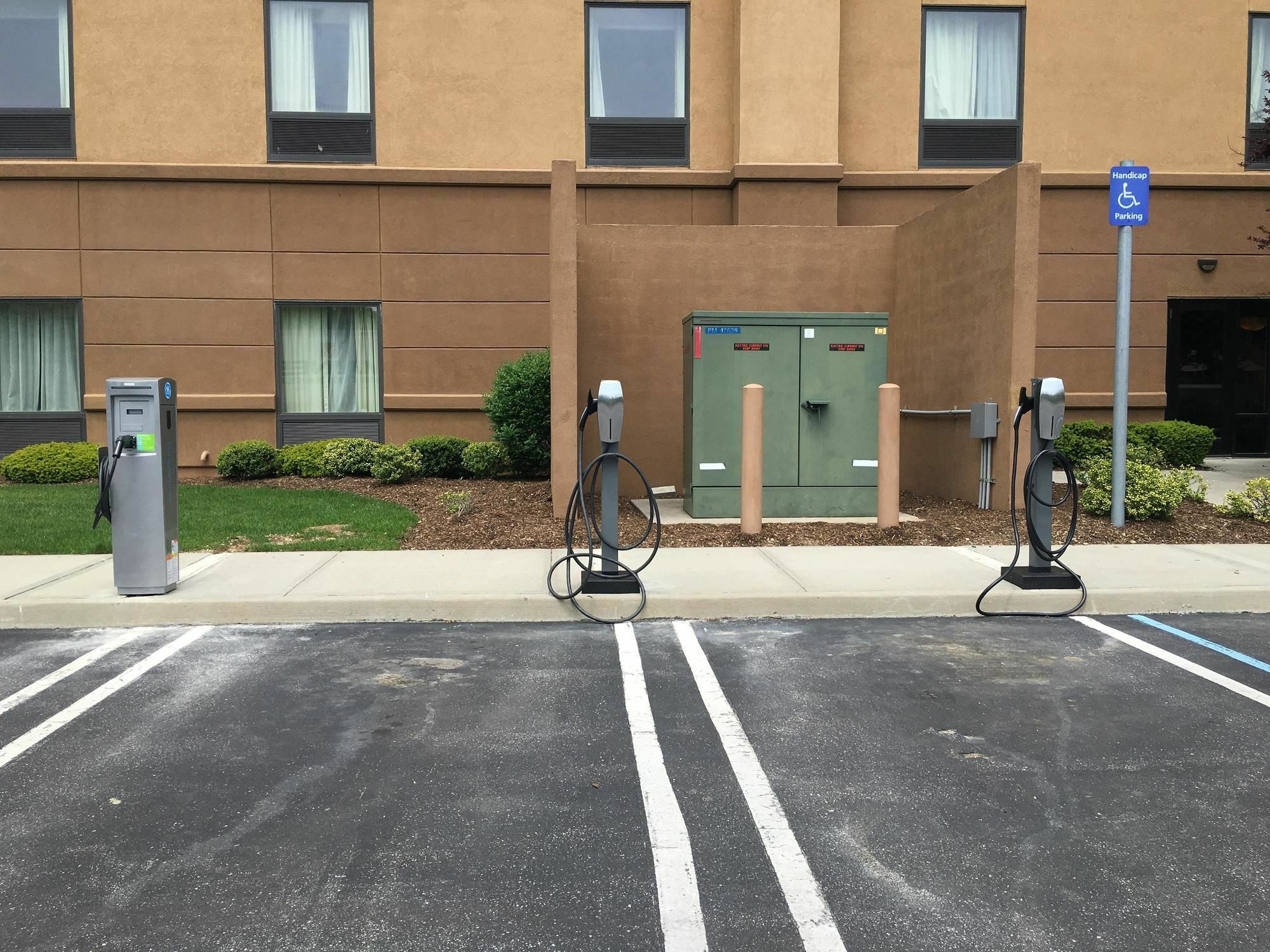 Hampton Inn By Hilton Garden City Long Island Esterno foto